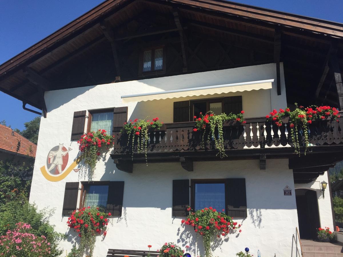 Gaestehaus Mayer Zajazd Mieming